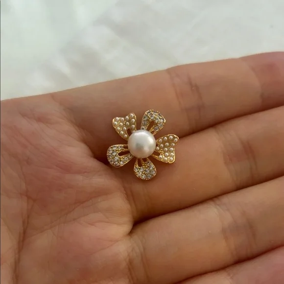 Elegant Gold and Pearl Flower Earrings - Picture 6 of 7